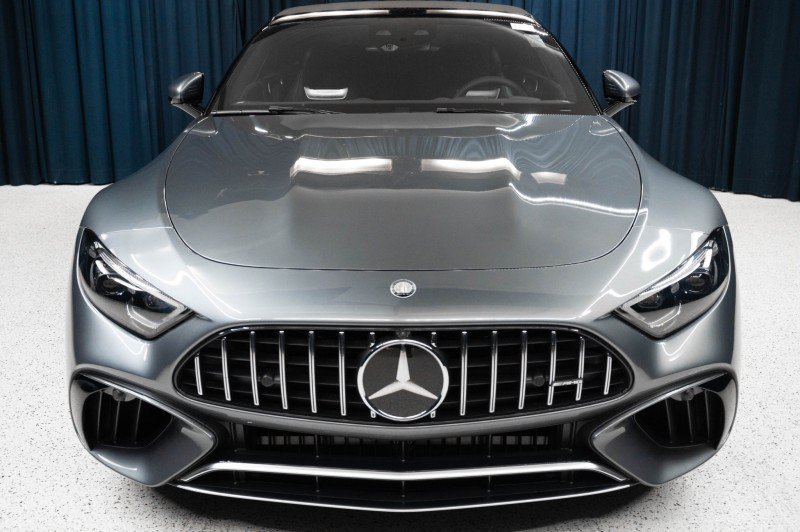 New 2026 Mercedes-Benz SL 63 AMG 4MATIC image 2