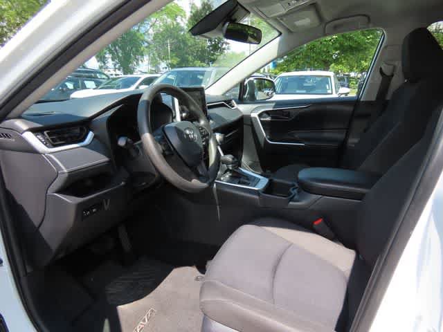 Used 2024 Toyota RAV4 LE AWD/4WD image 2