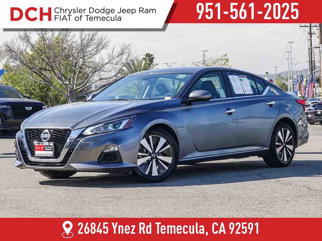Used 2021 Nissan Altima 2.5 SV image 1
