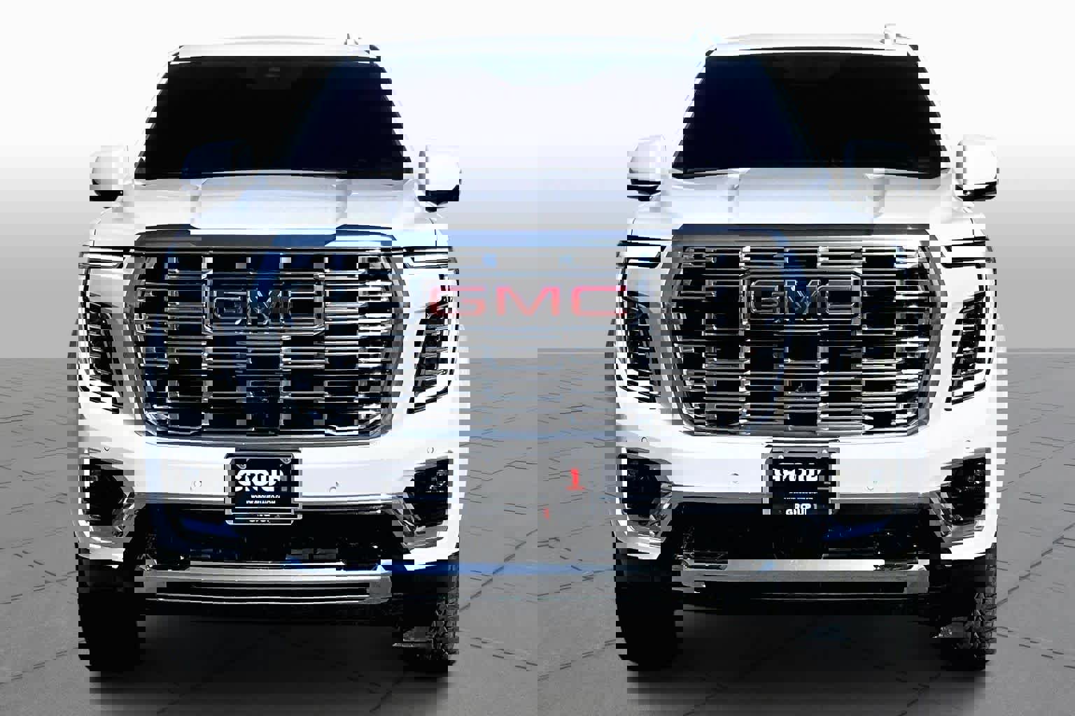 Used 2025 GMC Yukon XL Denali w/ Sun & Power Step Package image 4