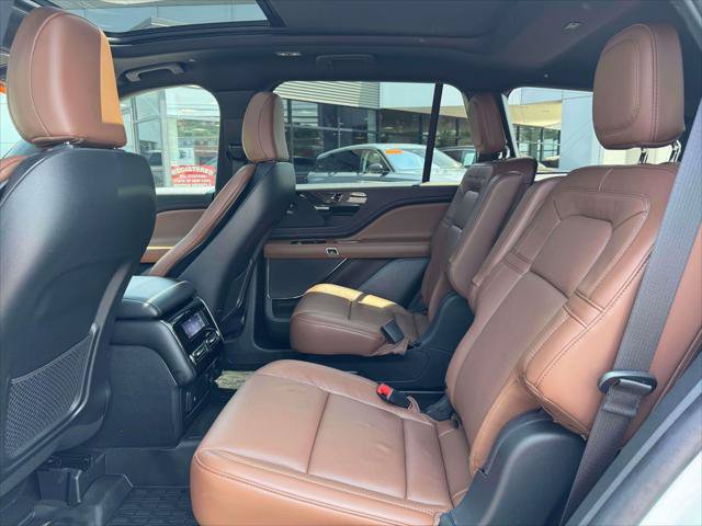 Used 2023 Lincoln Aviator Reserve w/ Elements Package Plus AWD/4WD image 14