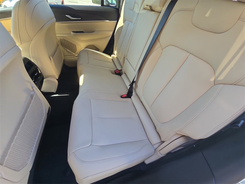 New 2025 Jeep Grand Cherokee Limited image 15