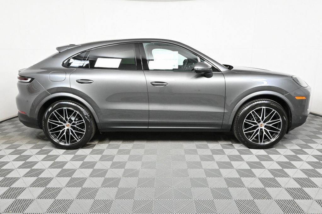 Certified 2025 Porsche Cayenne Coupe image 26