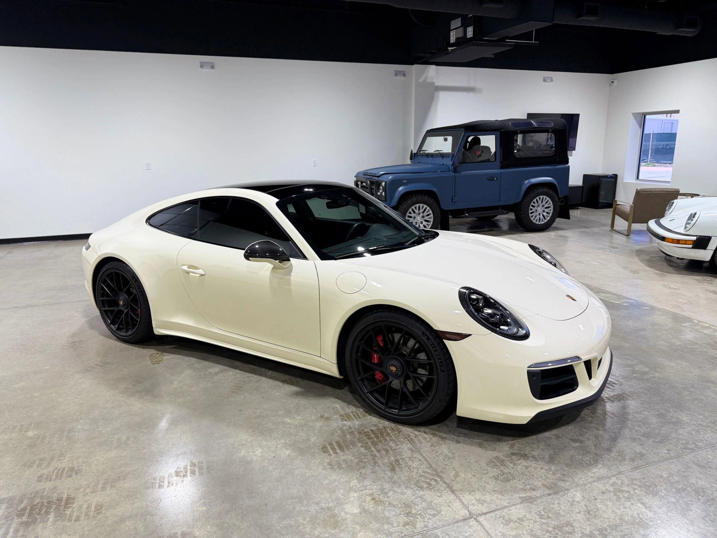 Used 2019 Porsche 911 Carrera 4 GTS image 2