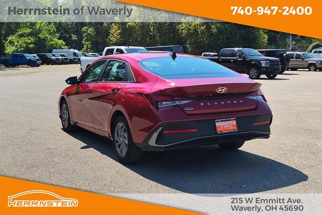 Used 2024 Hyundai Elantra SEL image 5