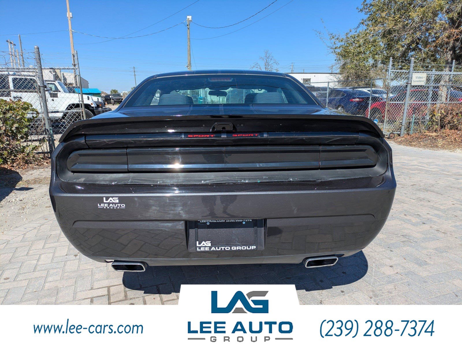 Used 2014 Dodge Challenger SXT RWD image 4