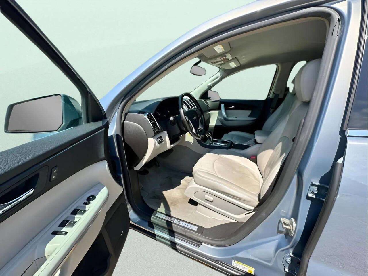 Used 2008 GMC Acadia SLT w/ Convenience Package image 21