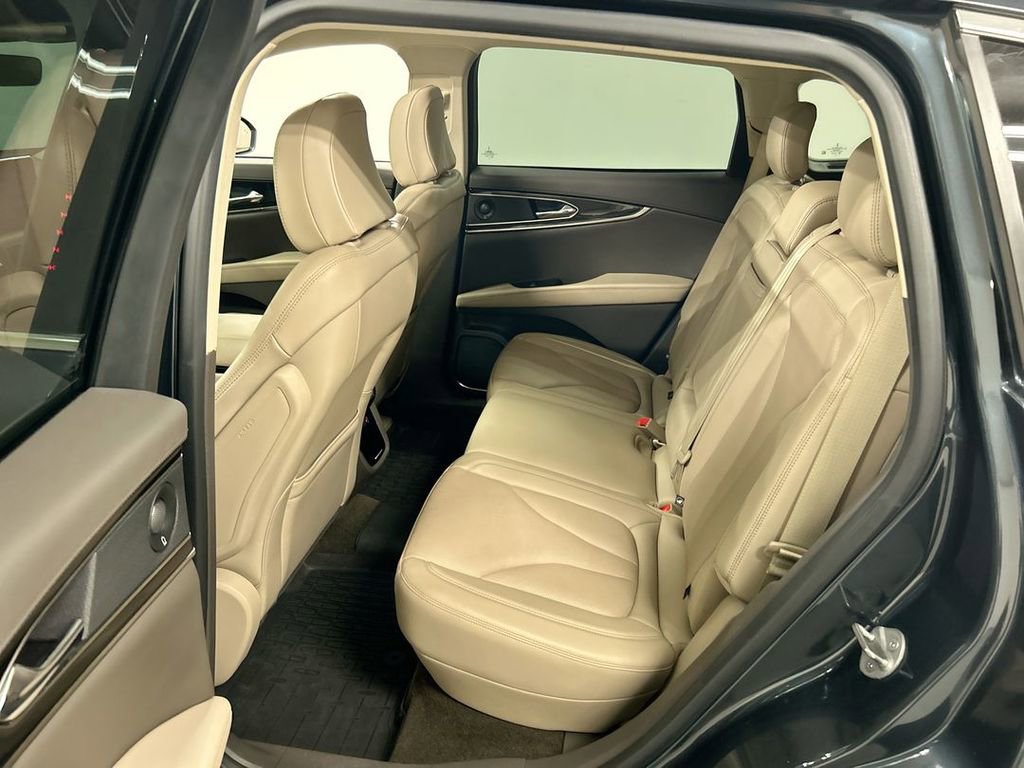 Used 2022 Lincoln Nautilus Reserve w/ Luxury Package image 21