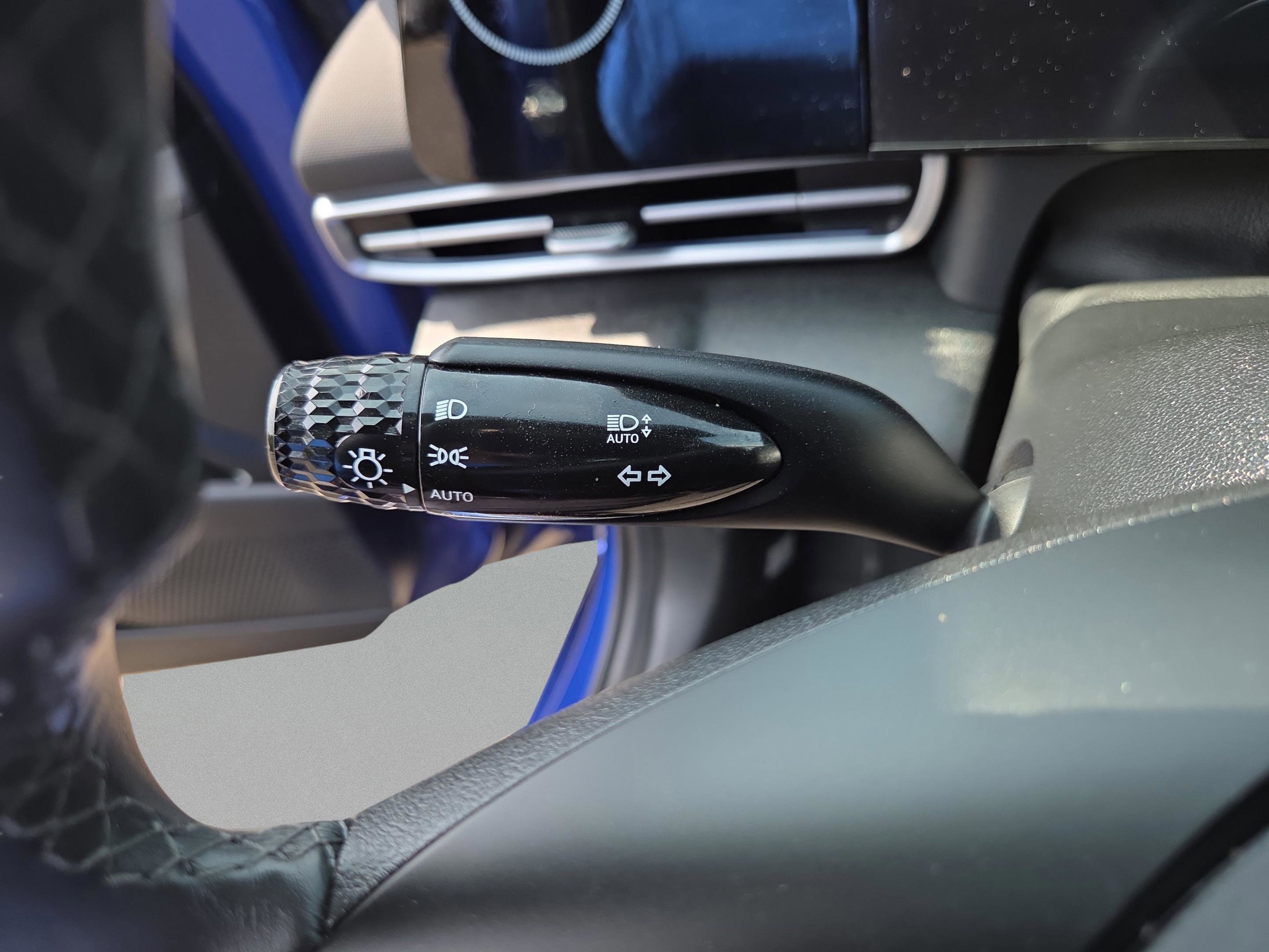 Used 2025 Hyundai Elantra SEL image 14