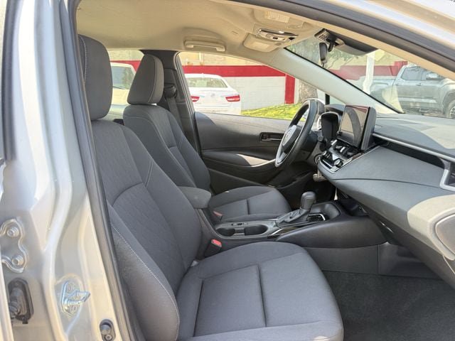 Used 2025 Toyota Corolla LE FWD image 28