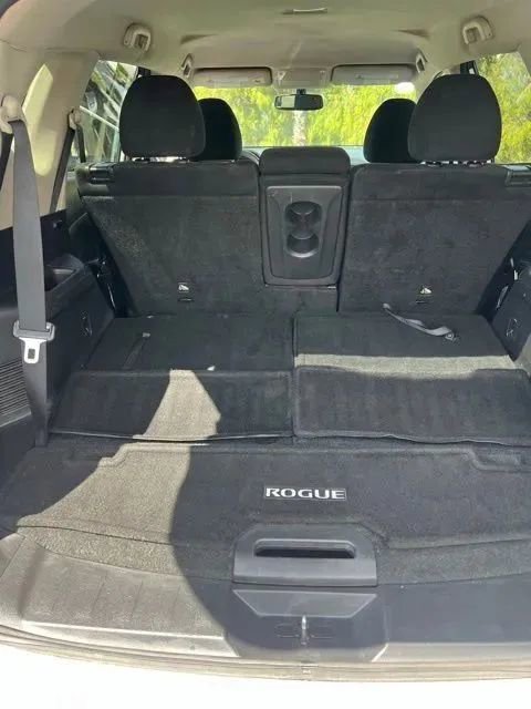 Used 2015 Nissan Rogue SV w/ SV Premium Package FWD image 14