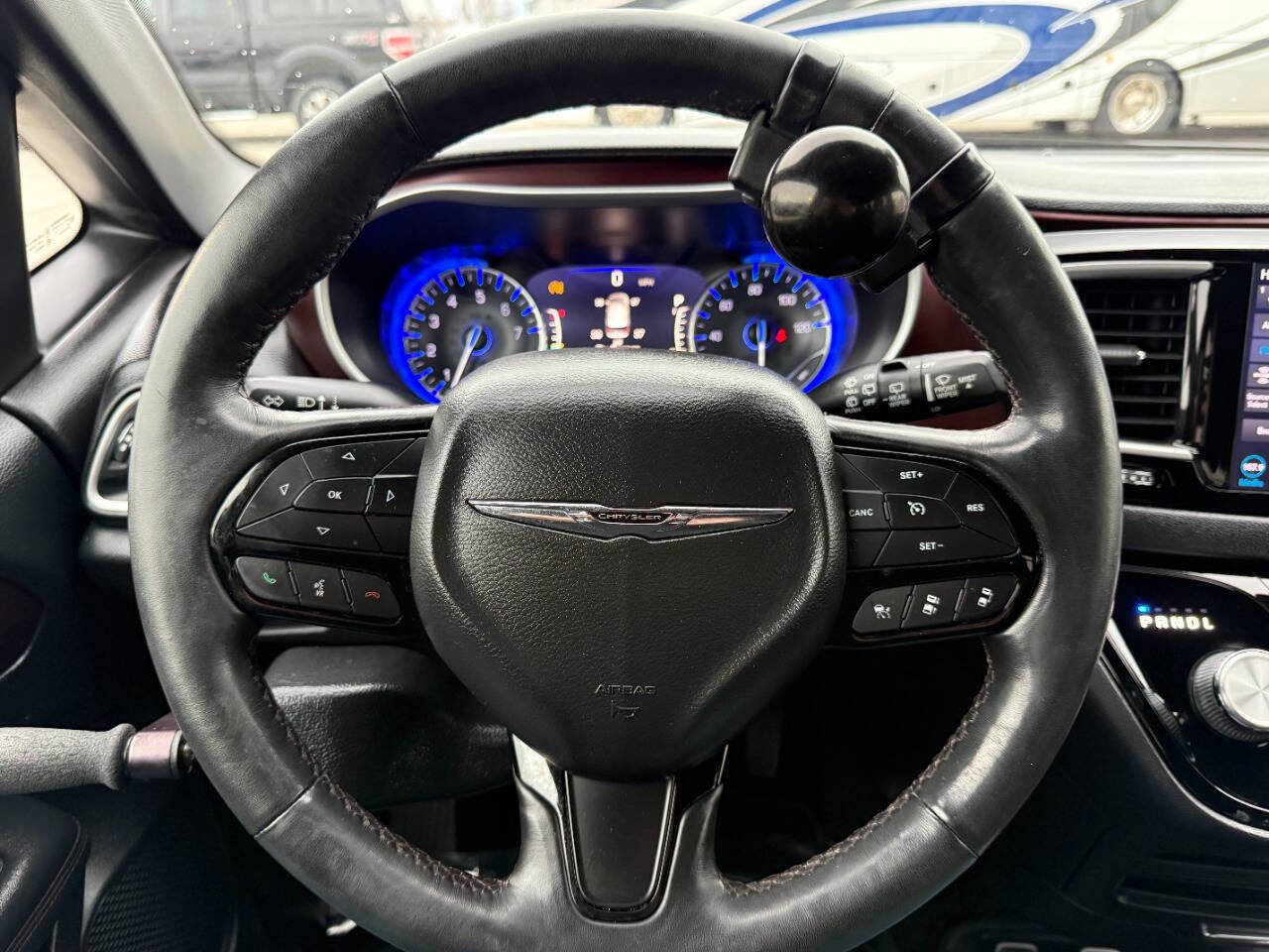 Used 2020 Chrysler Pacifica Touring-L image 36