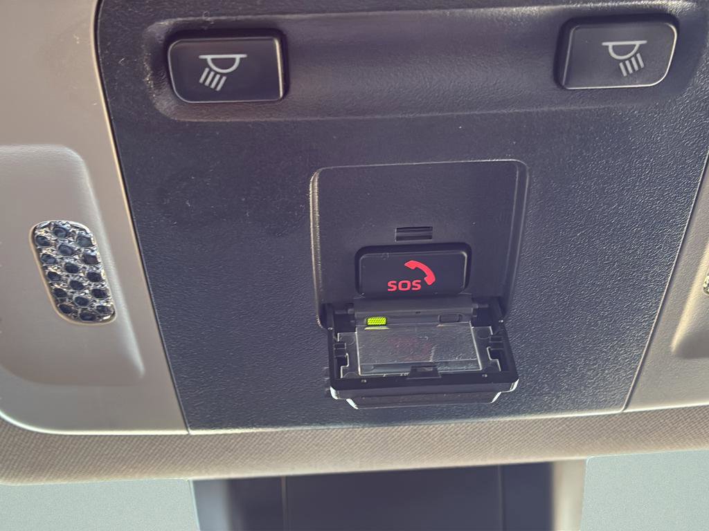 Used 2021 Toyota Camry LE FWD image 39