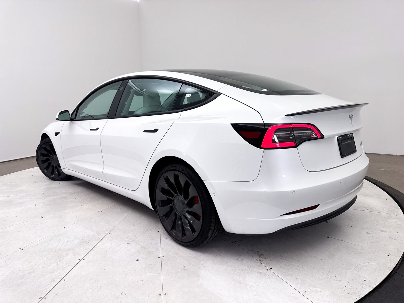 Used 2021 Tesla Model 3 Performance AWD/4WD image 2
