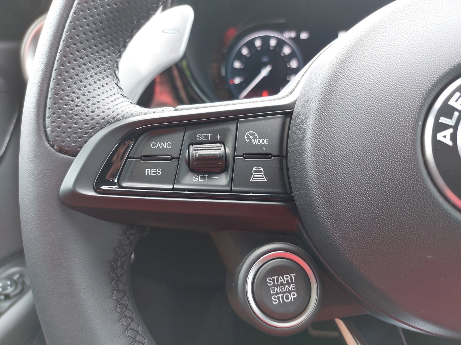 New 2025 Alfa Romeo Tonale w/ Premium Package image 18