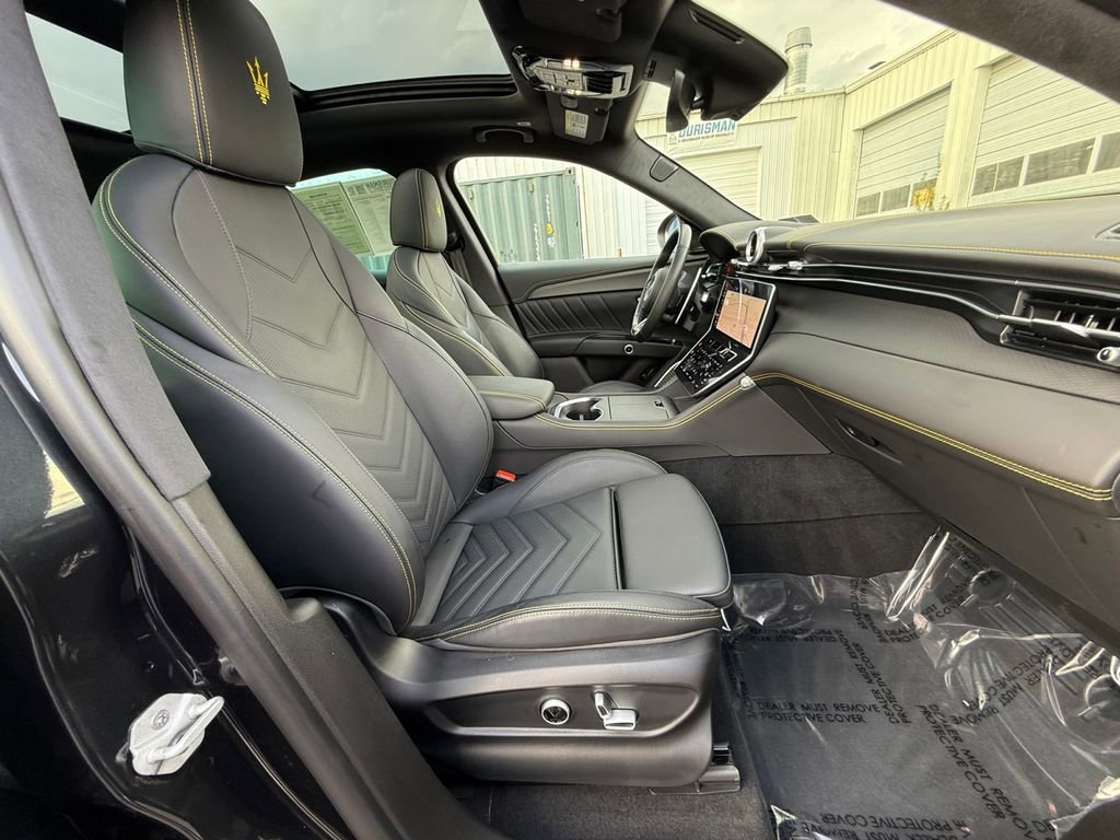 Used 2024 Maserati Grecale Modena AWD/4WD image 25