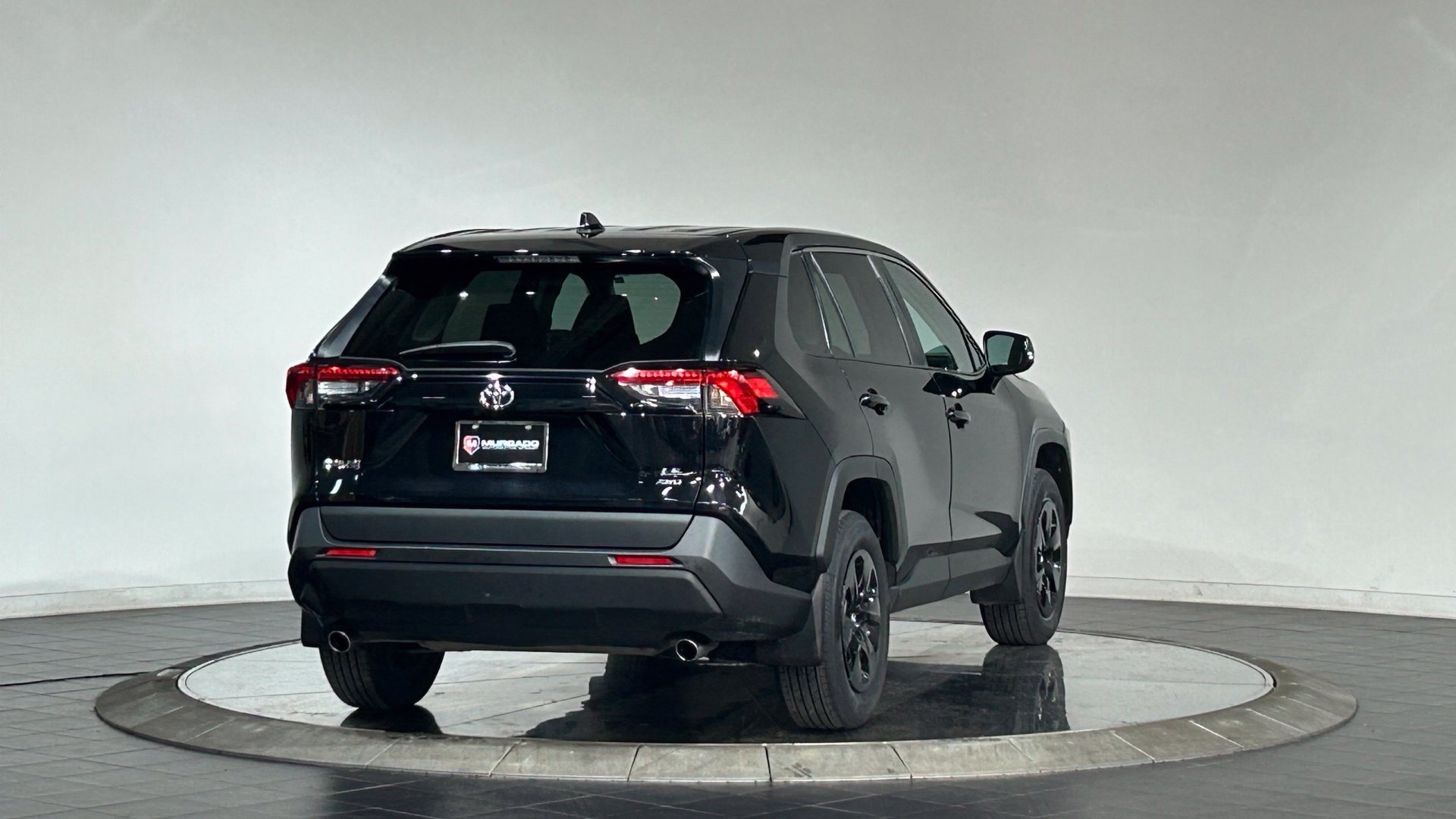 Used 2022 Toyota RAV4 LE AWD/4WD image 10
