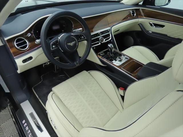 Used 2025 Bentley Flying Spur Plug-In Hybrid image 10