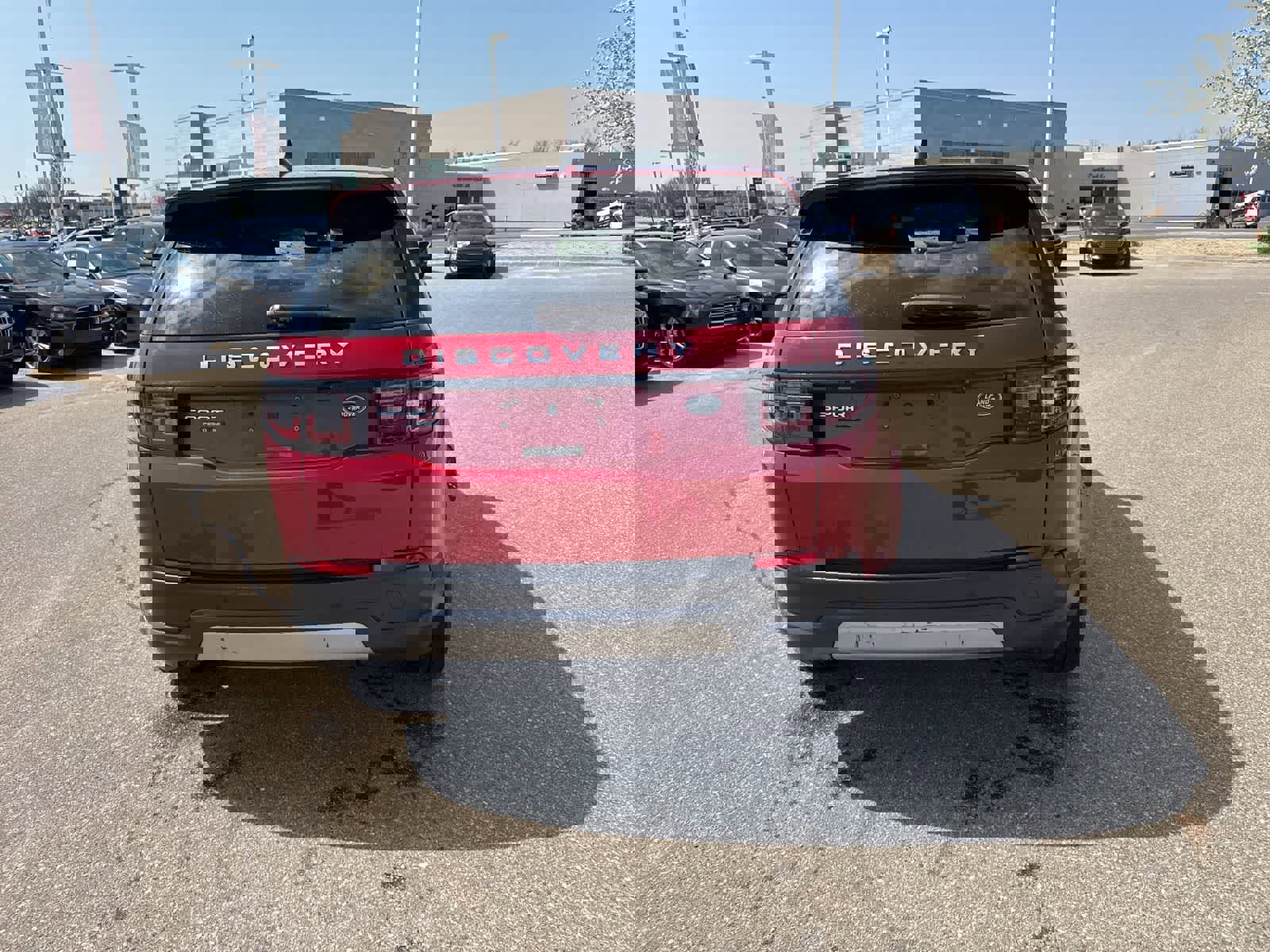 Used 2020 Land Rover Discovery Sport SE image 6