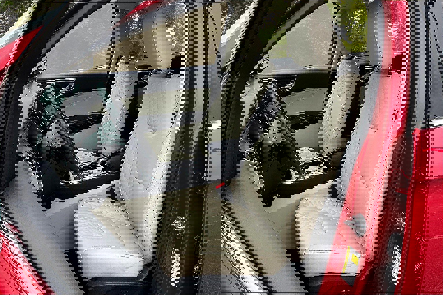 Used 2023 Ford Edge Titanium w/ Class II Trailer Tow Package AWD/4WD image 21