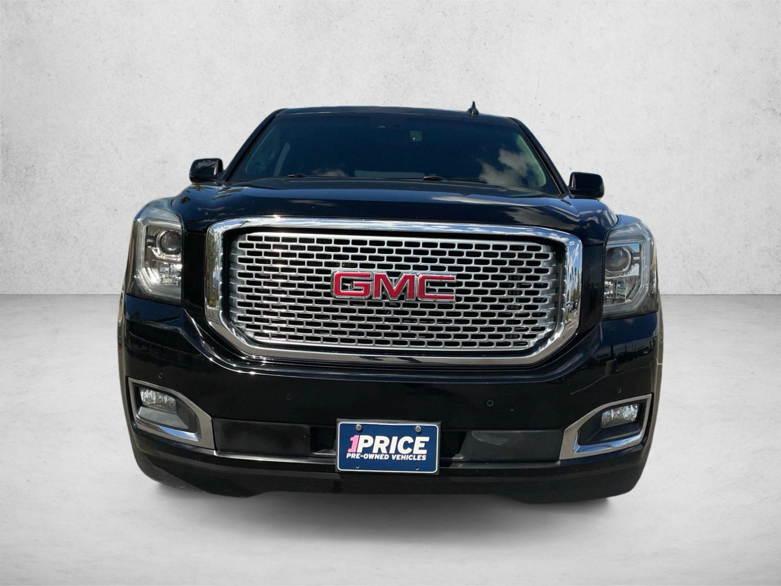 Used 2017 GMC Yukon Denali w/ Open Road Package AWD/4WD image 2