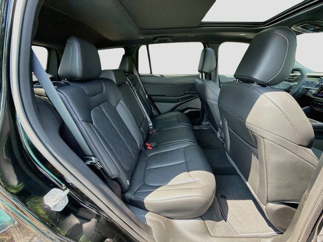 New 2026 Jeep Cherokee Overland w/ Advanced Pro Tech Group AWD/4WD image 30