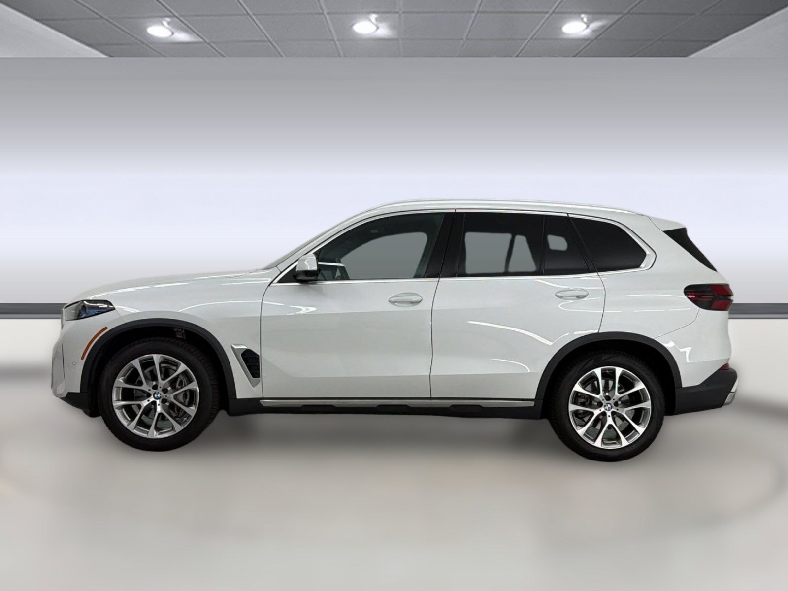 Certified 2024 BMW X5 xDrive40i w/ Premium Package AWD/4WD image 2