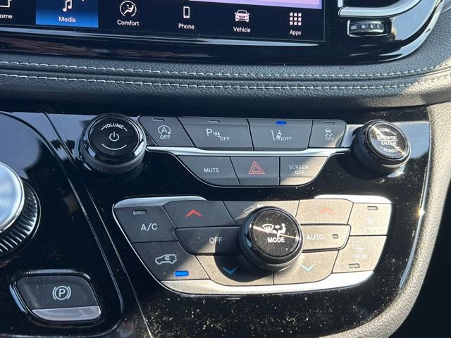 New 2026 Chrysler Pacifica Select FWD image 27