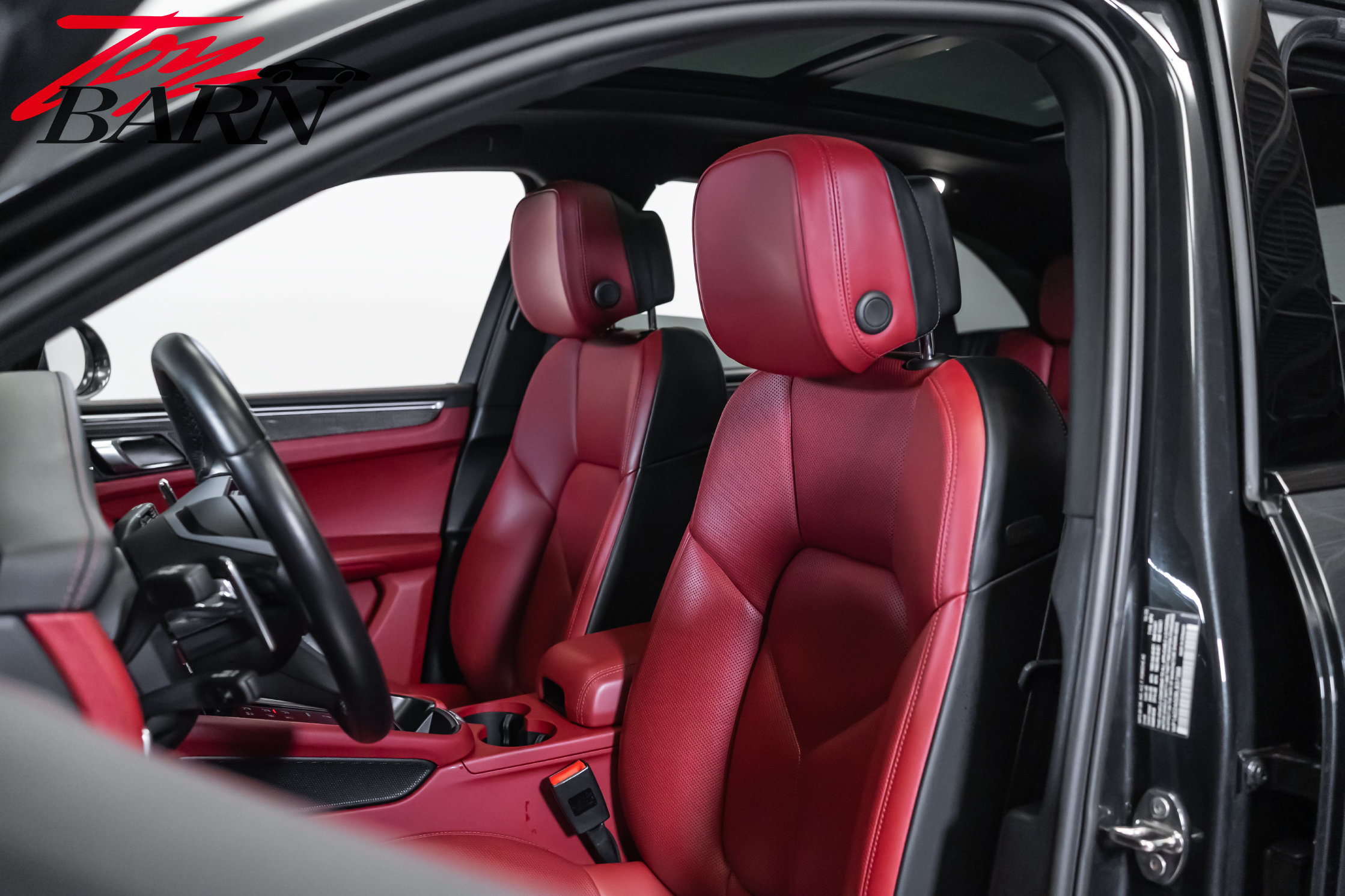 Used 2024 Porsche Macan S AWD/4WD image 21