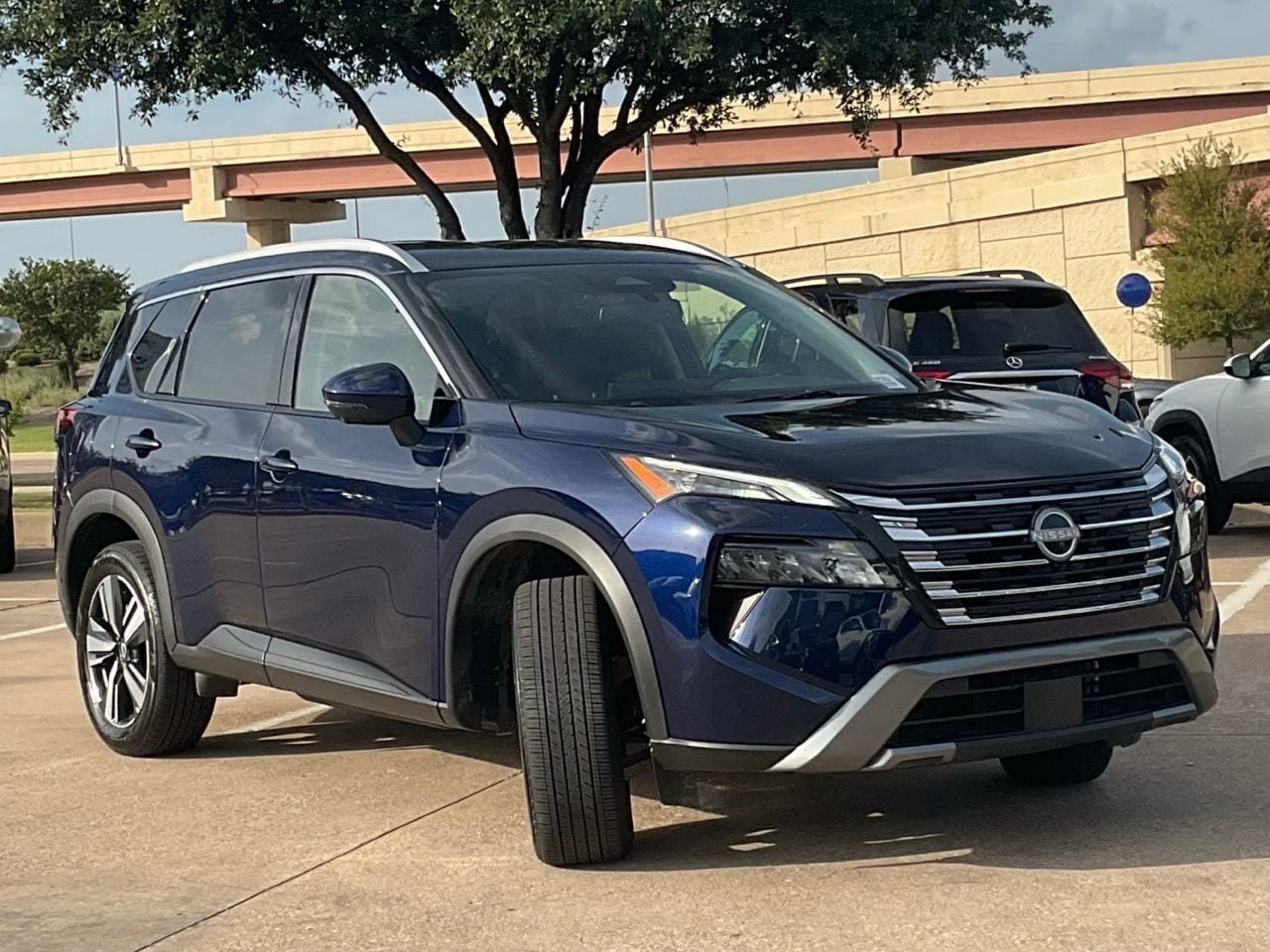 Used 2026 Nissan Rogue SL FWD image 3