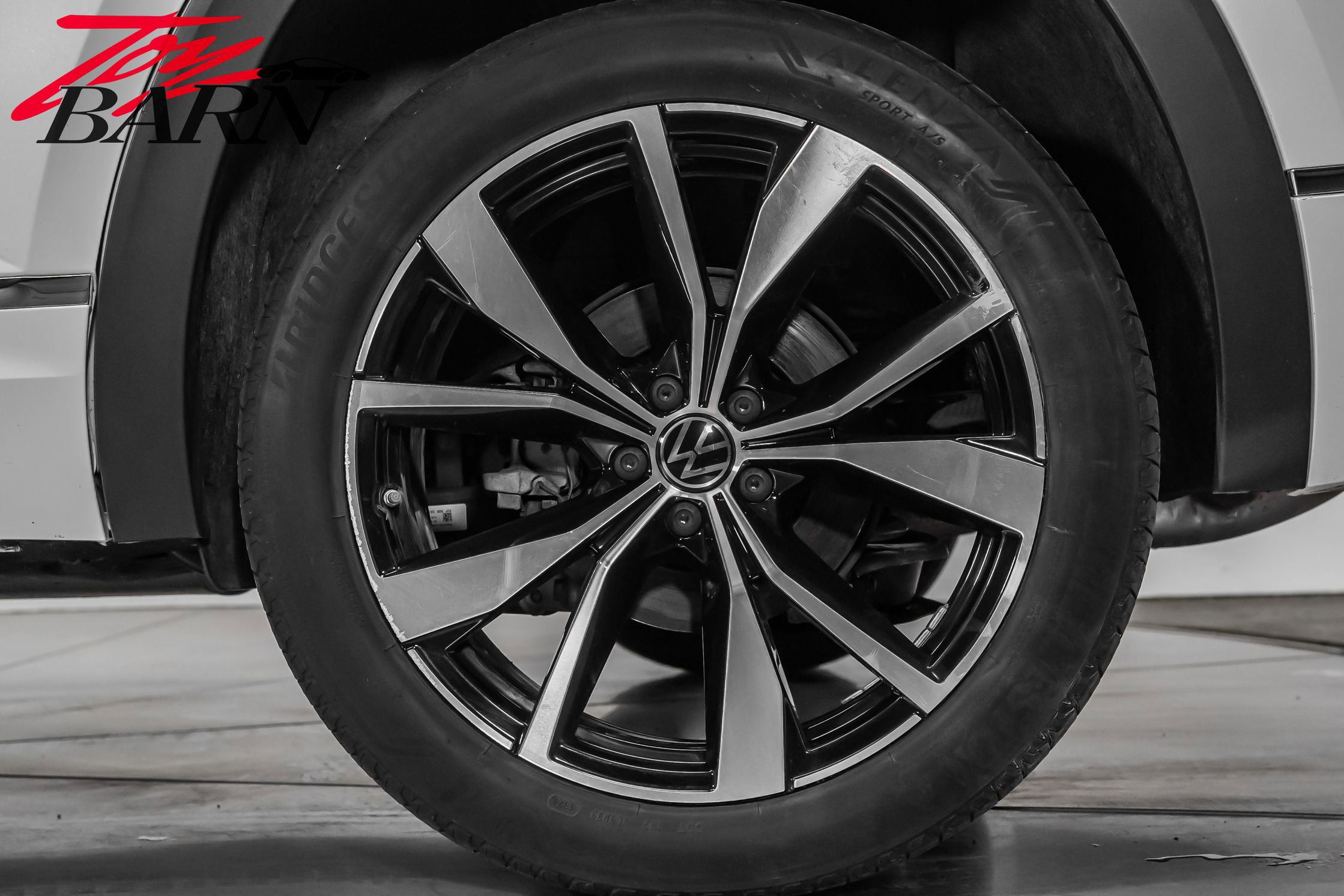 Used 2024 Volkswagen Atlas SEL Premium R-Line image 20