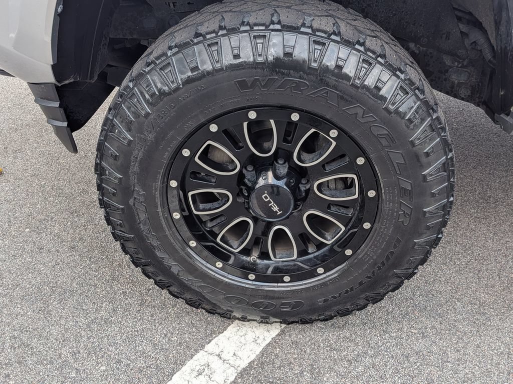Used 2019 Toyota Tacoma SR5 RWD image 6
