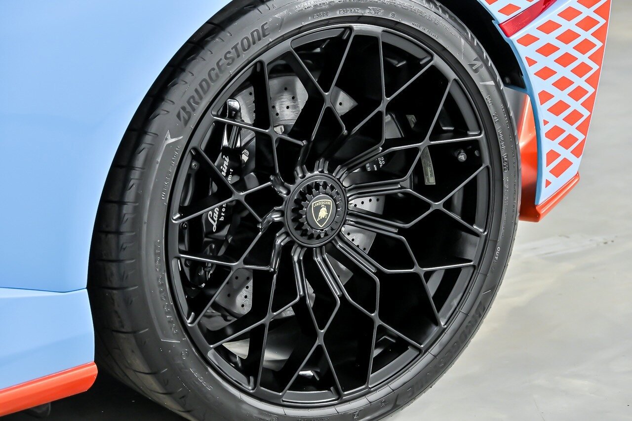 Used 2022 Lamborghini Huracan STO RWD image 19