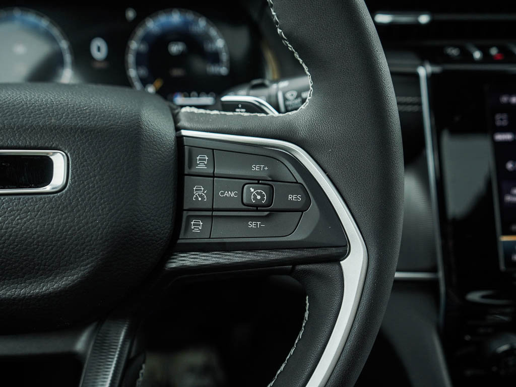 New 2025 Jeep Grand Cherokee L Laredo w/ Luxury Tech Group I image 22