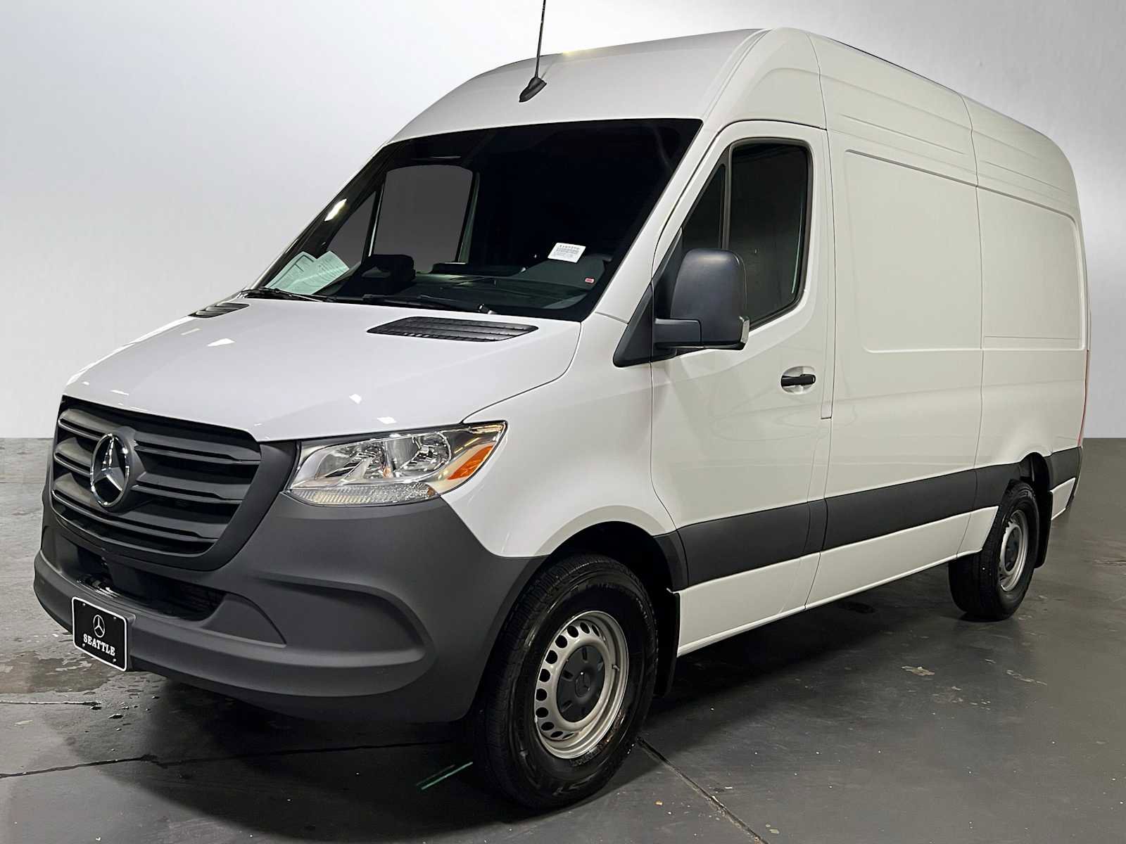 Used 2025 Mercedes-Benz Sprinter 2500 image 7