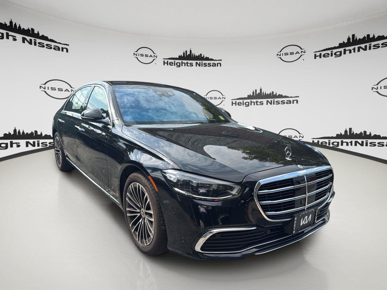 Used 2023 Mercedes-Benz S 500 4MATIC image 2
