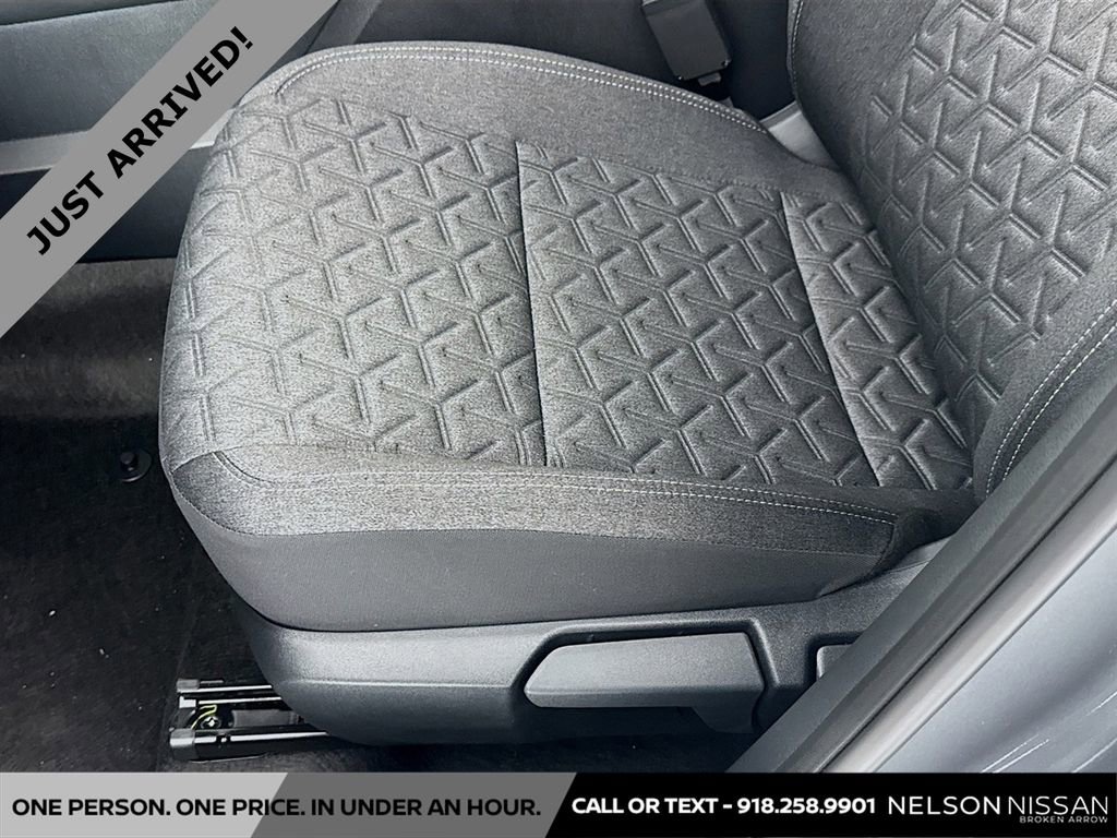 Certified 2025 Nissan Kicks SV image 17