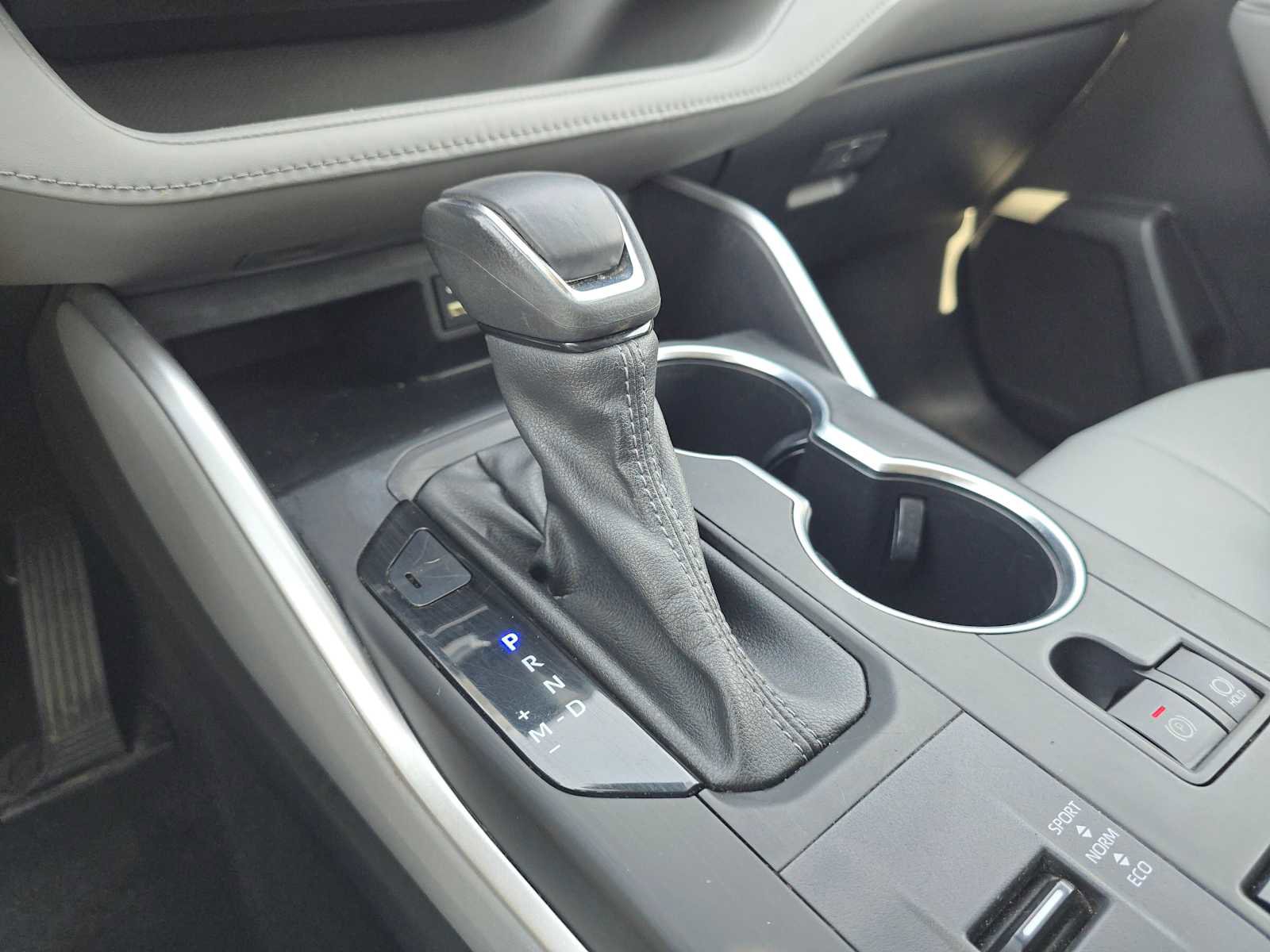 Used 2022 Toyota Highlander XLE image 36