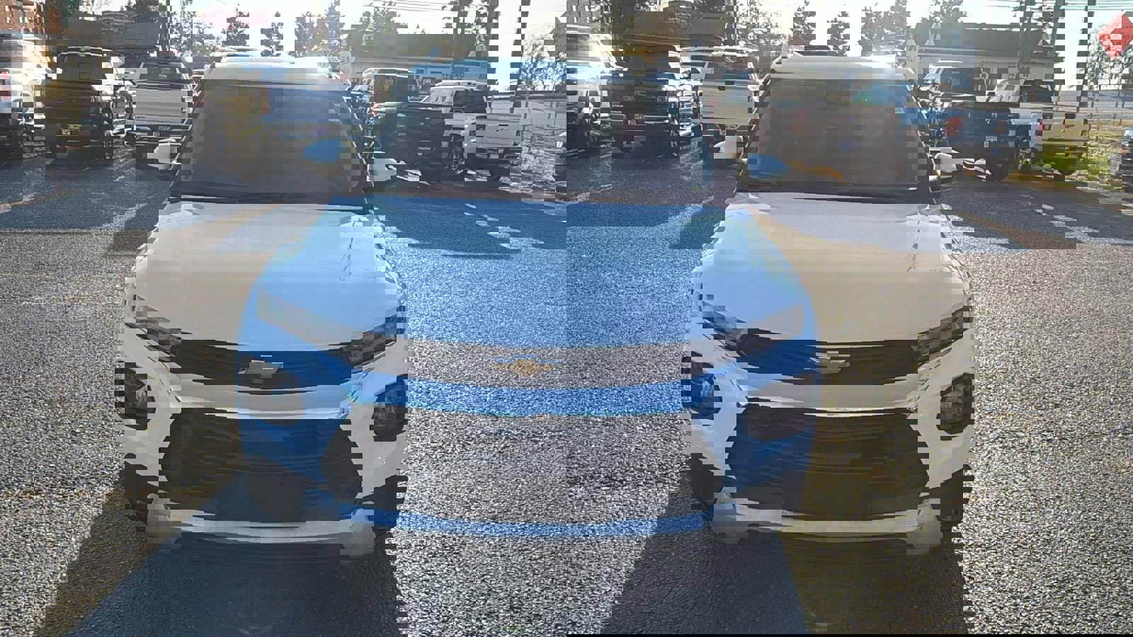 Used 2023 Chevrolet TrailBlazer LT image 2