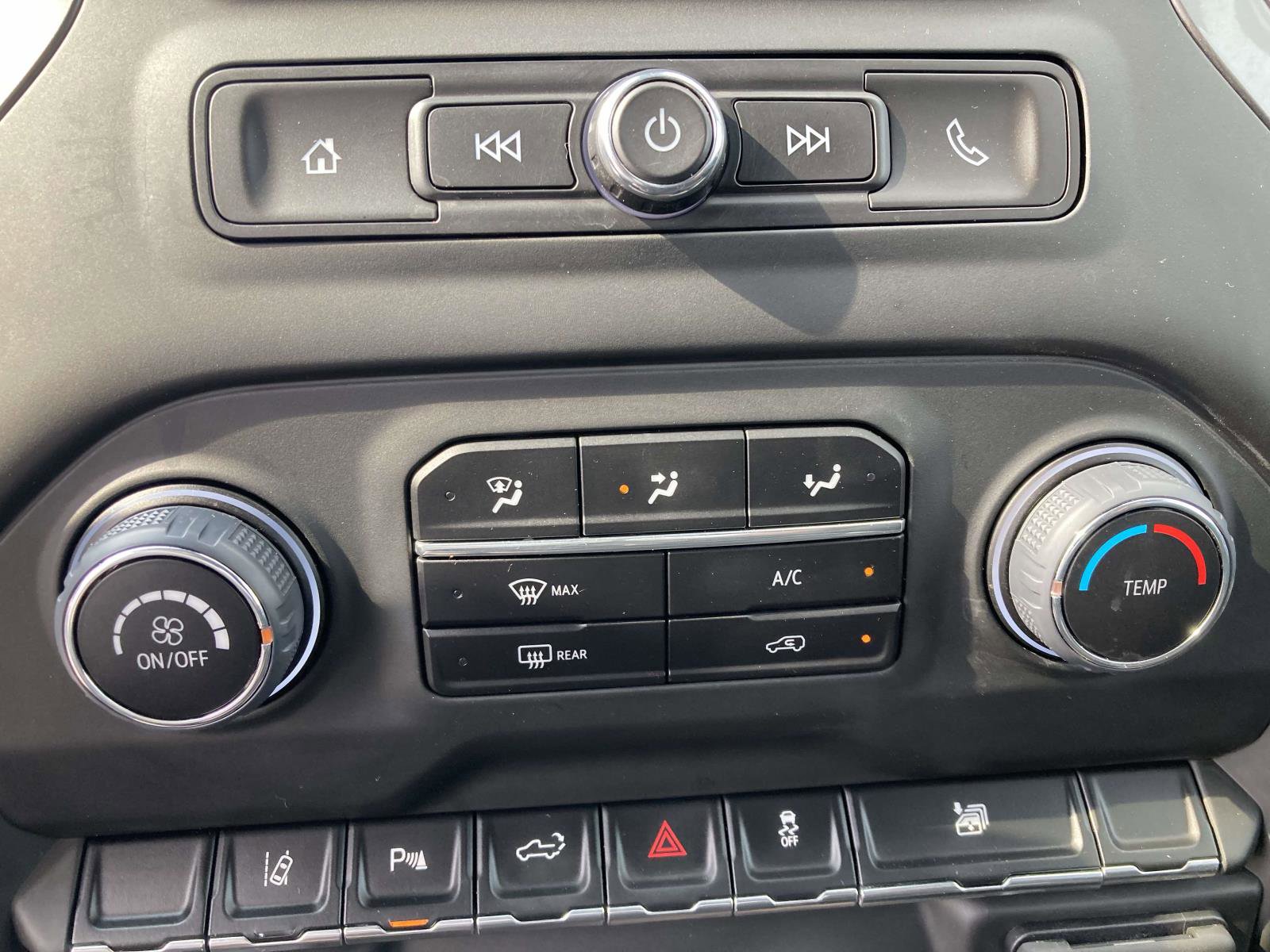 Used 2024 Chevrolet Silverado 2500 Custom w/ Custom Value Package image 15