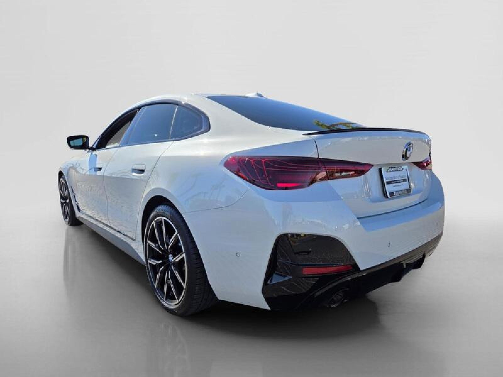 Used 2025 BMW 430i w/ M Sport Package RWD image 3