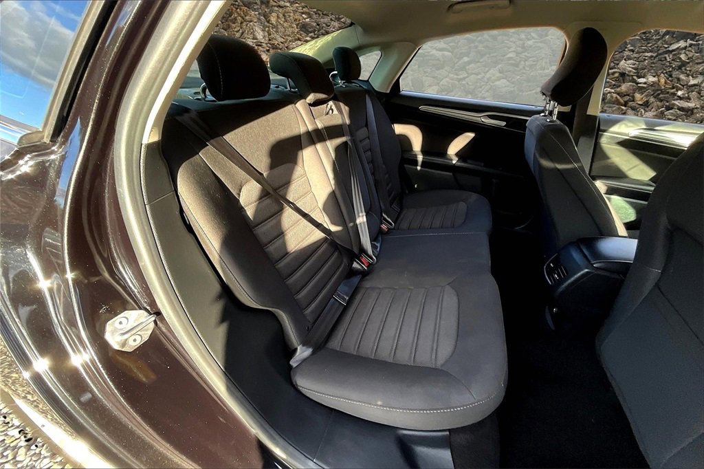 Used 2019 Ford Fusion SE image 25