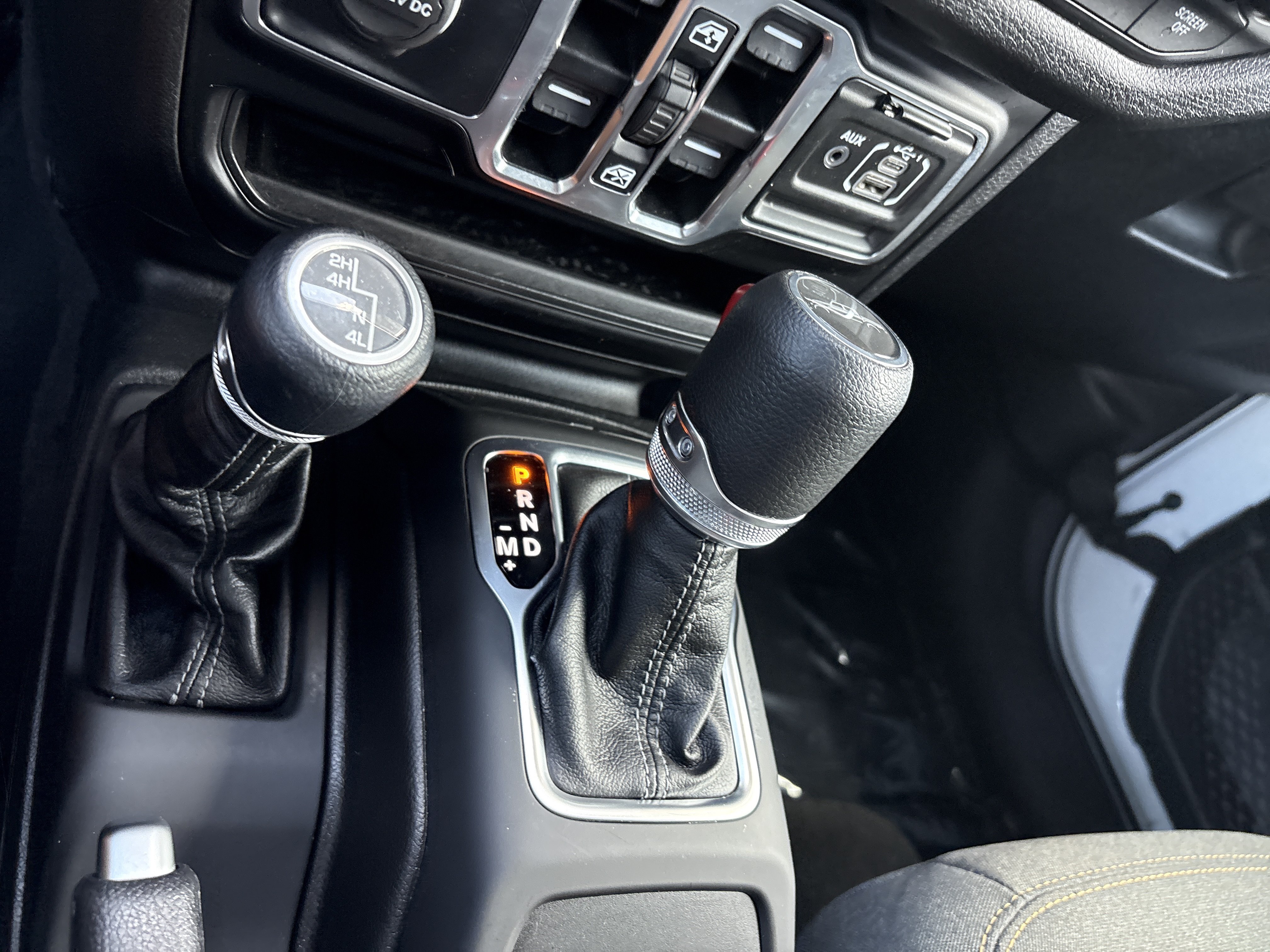 Used 2025 Jeep Gladiator Sport AWD/4WD image 31