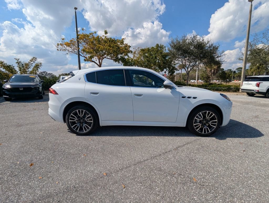 Used 2025 Mercedes-Benz GLB 250 4MATIC image 25