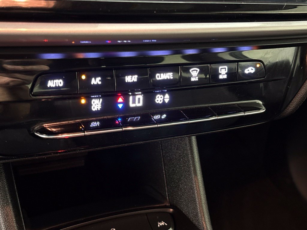Used 2023 Chevrolet Bolt LT FWD image 37