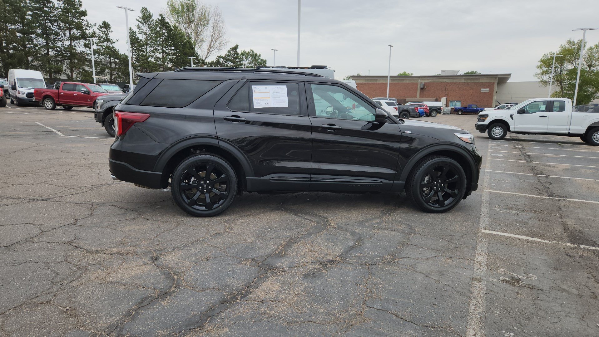 Certified 2023 Ford Explorer ST-Line w/ Class IV Trailer Tow Package AWD/4WD image 12