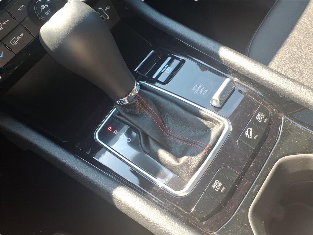 Used 2024 Jeep Compass Trailhawk w/ Sun and Sound Group image 21