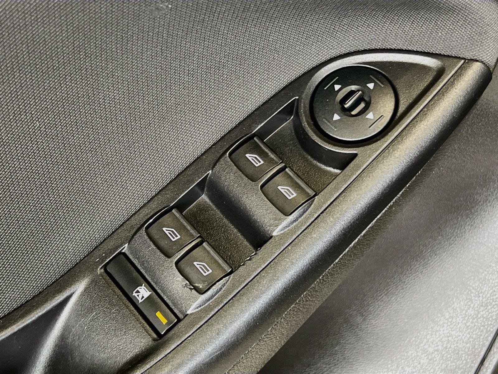 Used 2016 Ford Focus SE FWD image 19