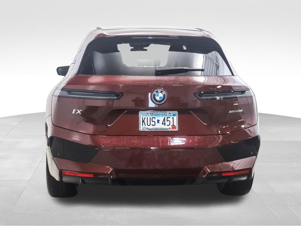 Used 2024 BMW iX xDrive50 w/ Sport Package image 4