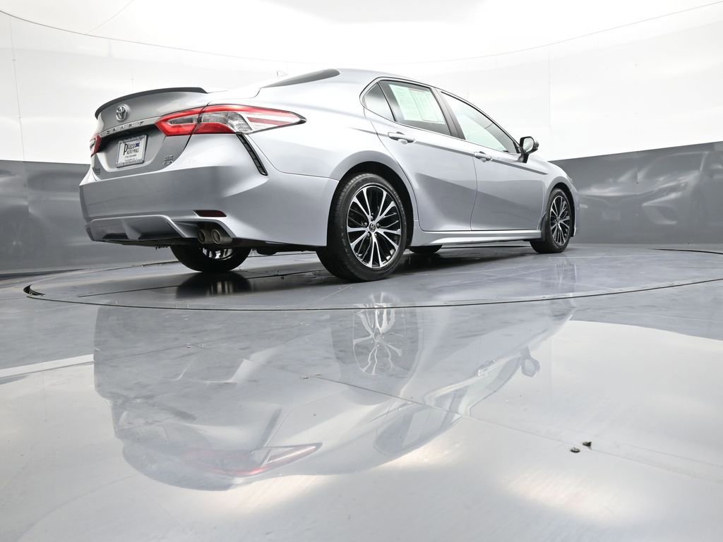 Certified 2020 Toyota Camry SE w/ Cold Weather Package AWD/4WD image 29